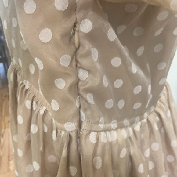 En Saison Meline Poplin Babydoll Dress in taupe with polka dots. Size Large - Picture 8 of 11